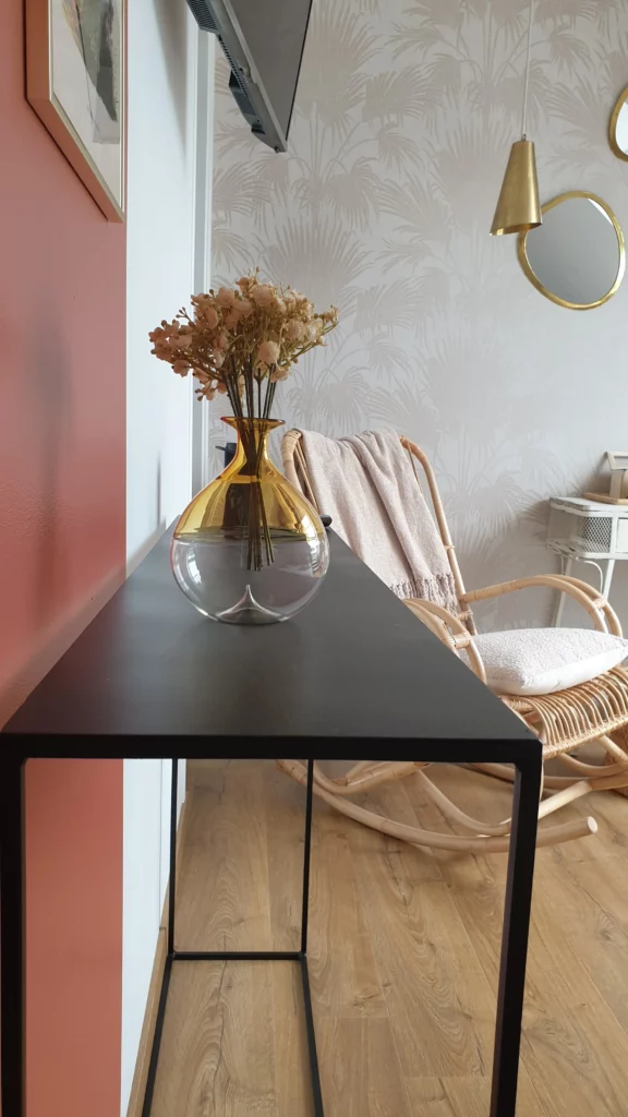 Chambre d’hôtes décorée tons beiges et naturels en Bretagne Sud