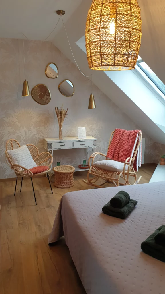 Chambre d’hôtes avec lit confortable et ambiance apaisante à Sarzeau